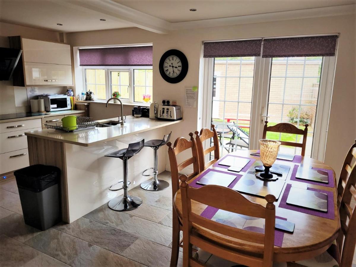Smitten House 4 Bedroom Rhyl Exterior photo